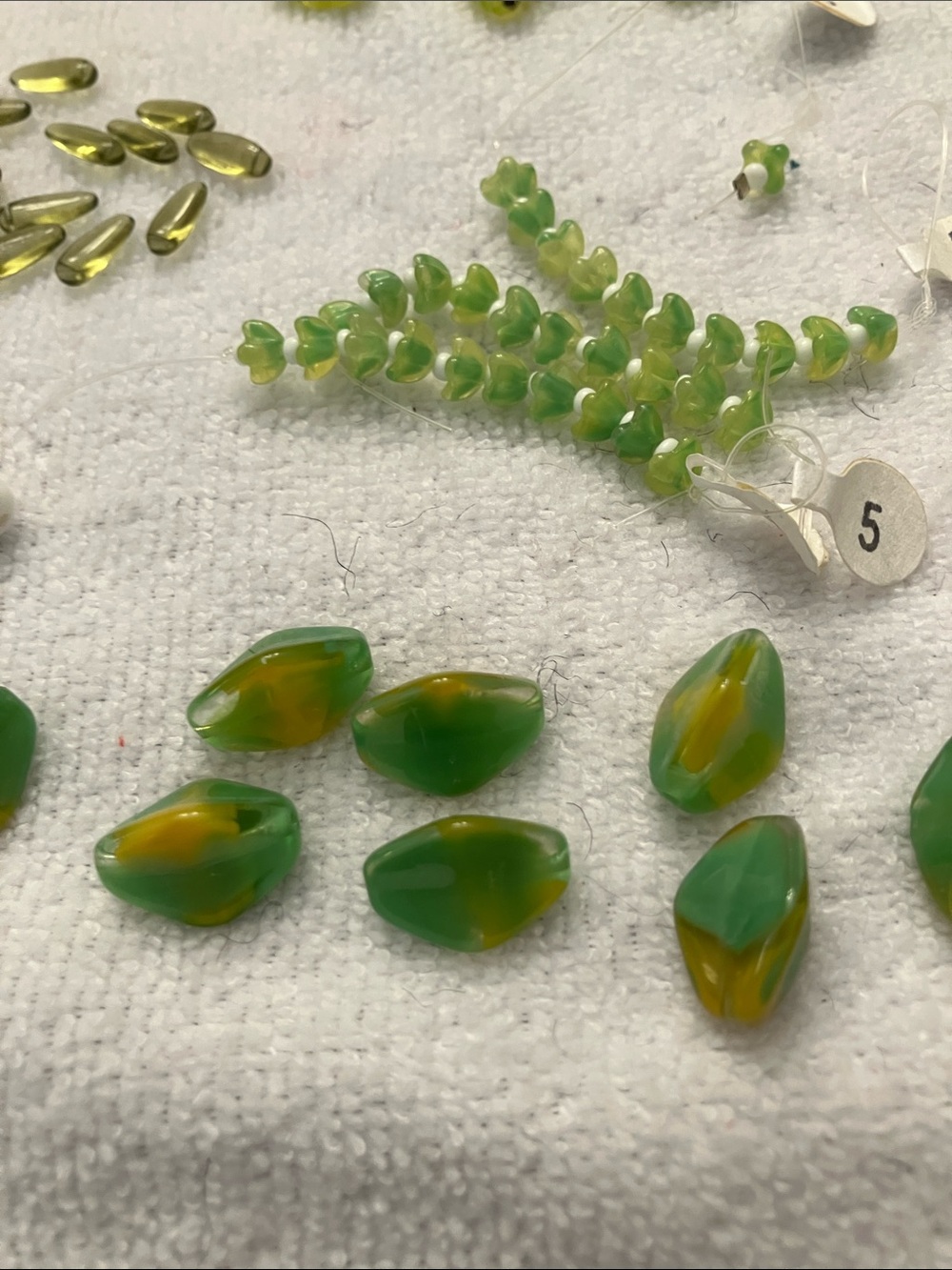 Mixed Lime Green Glass Bead Lot - Picture 3 of 9
